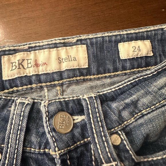 COPY - BKE STELLA CUT-OFF JEAN SHORTS - Picture 4 of 10